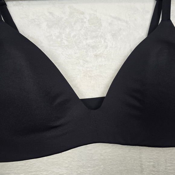 Skims Bra Women 36DD Black Wireless Form Padded Back Closure Plunge - Picture 3 of 6